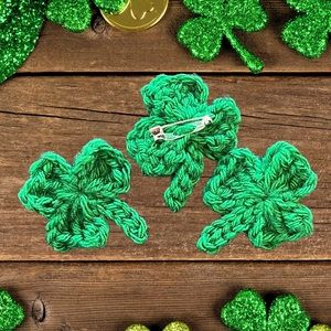 Small Shamrock St Patrick’s Day Pin, Green Shamrock Pin, Green Pin